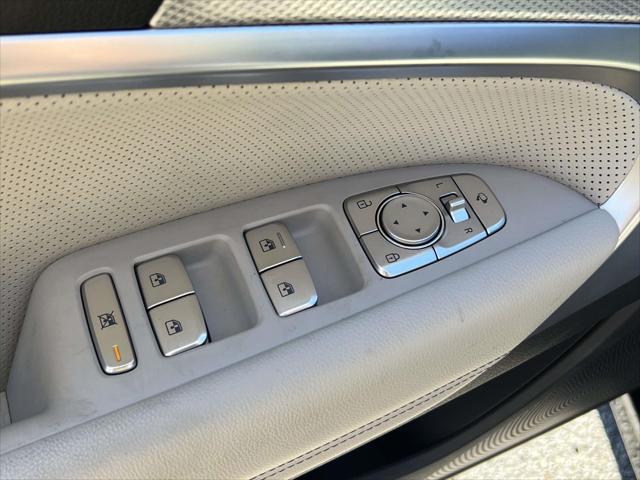 2022 Genesis G70 2.0T AWD