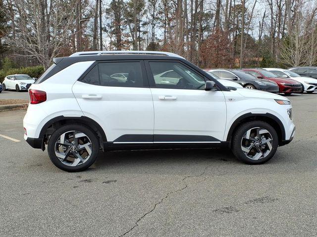 2026 Hyundai Venue SEL w/Two-Tone Roof