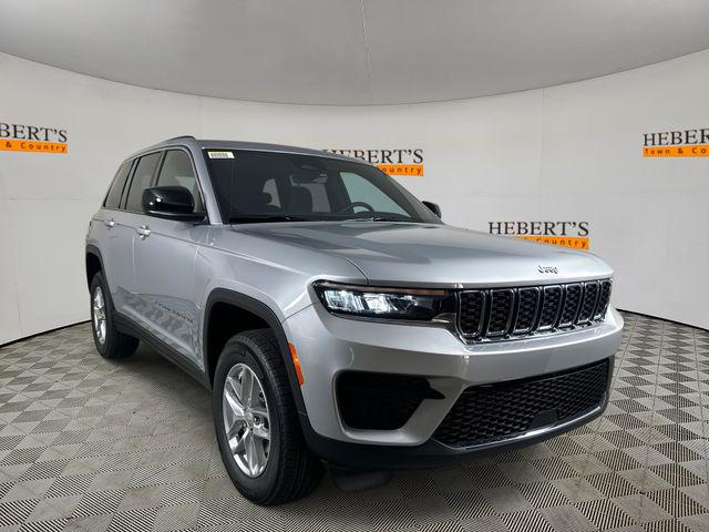 2025 Jeep Grand Cherokee GRAND CHEROKEE LAREDO X 4X2