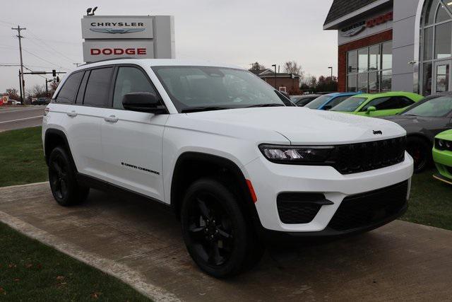 2025 Jeep Grand Cherokee GRAND CHEROKEE ALTITUDE 4X4