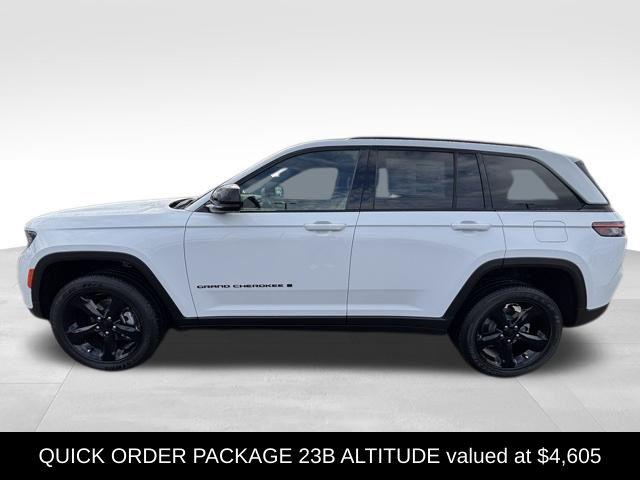 2025 Jeep Grand Cherokee GRAND CHEROKEE ALTITUDE 4X2