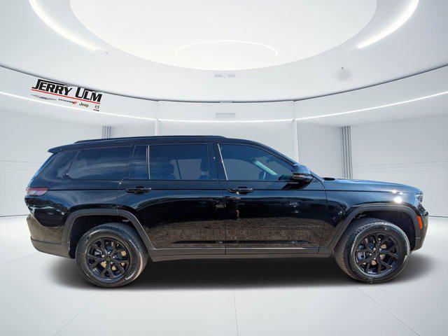2025 Jeep Grand Cherokee GRAND CHEROKEE L ALTITUDE 4X2 2025 Jeep Grand Cherokee GRAND CHEROKEE L ALTITUDE 4X2