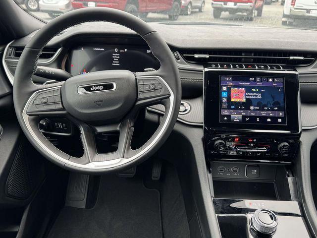 2025 Jeep Grand Cherokee GRAND CHEROKEE L LAREDO 4X4