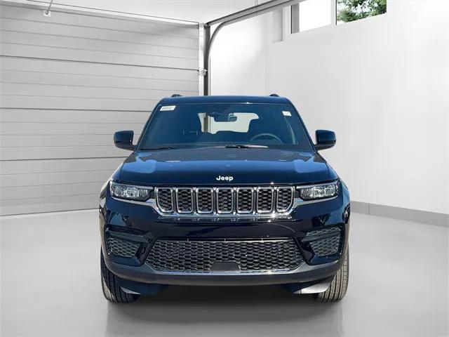 2025 Jeep Grand Cherokee GRAND CHEROKEE LAREDO X 4X4 2025 Jeep Grand Cherokee GRAND CHEROKEE LAREDO X 4X4