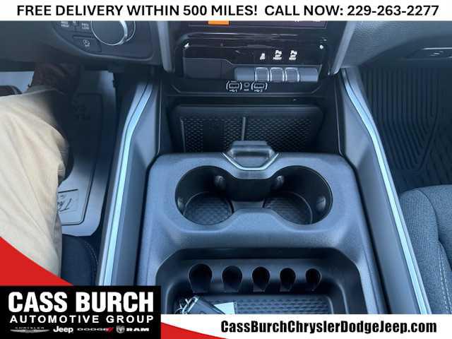 2026 Ram 1500 Big Horn Crew Cab 4x4 5'7" Box