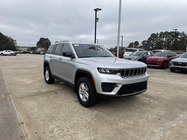 2025 Jeep Grand Cherokee GRAND CHEROKEE LAREDO 4X2