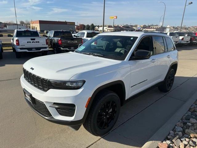 2025 Jeep Grand Cherokee GRAND CHEROKEE ALTITUDE 4X4