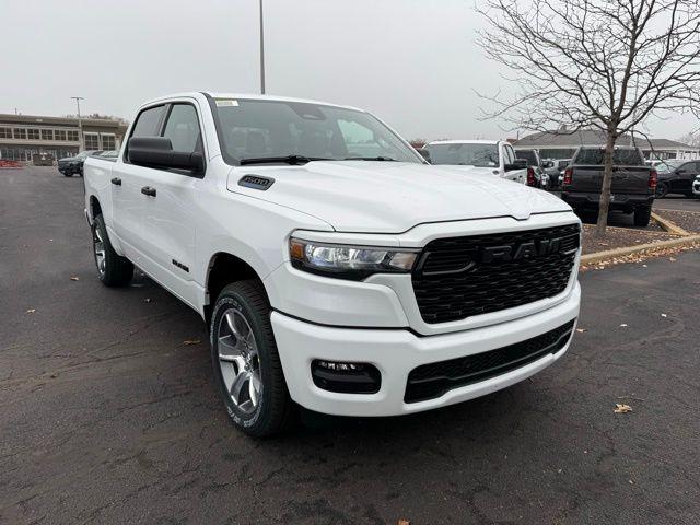 2026 RAM Ram 1500 RAM 1500 EXPRESS CREW CAB 4X4 57 BOX 2026 RAM Ram 1500 RAM 1500 EXPRESS CREW CAB 4X4 57 BOX