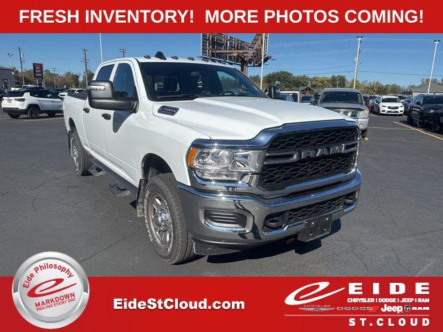 2024 RAM 3500 Tradesman Crew Cab 4x4 64 Box