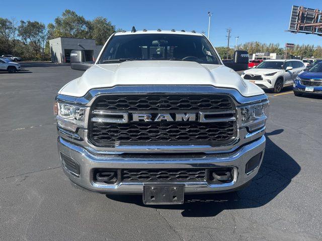 2024 RAM 3500 Tradesman Crew Cab 4x4 64 Box