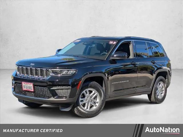 2023 Jeep Grand Cherokee Laredo 4x2 2023 Jeep Grand Cherokee Laredo 4x2