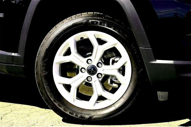 2025 Jeep Compass Latitude 4x4 2025 Jeep Compass Latitude 4x4