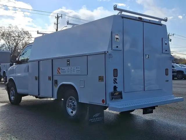 2025 GMC Savana Cutaway Work Van