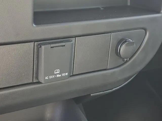 2025 GMC Savana Cutaway Work Van