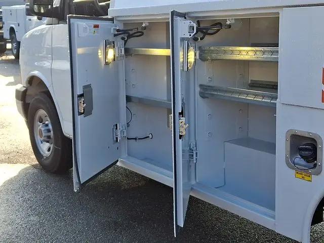 2025 GMC Savana Cutaway Work Van