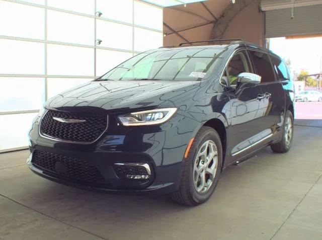 2022 Chrysler Pacifica Limited AWD