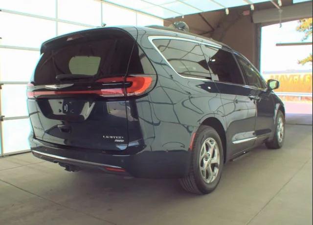 2022 Chrysler Pacifica Limited AWD
