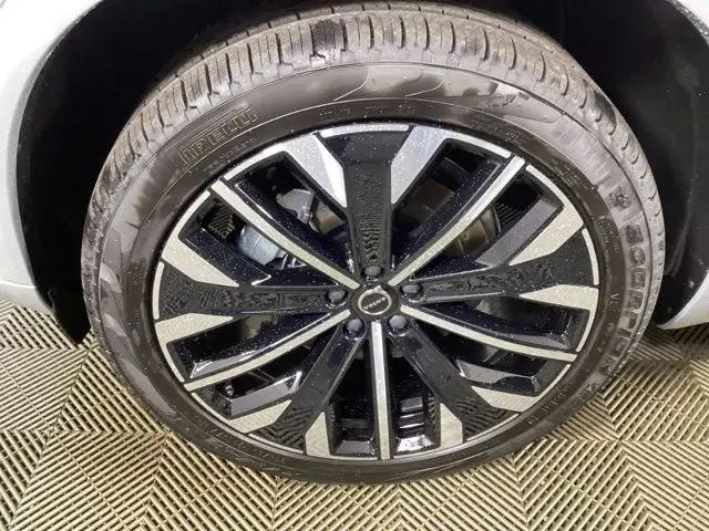 2026 Volvo XC90 Plus, B6 AWD Gas (mild hybrid), Gasoline, Bright, 7 Seats