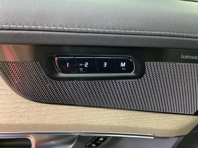 2026 Volvo XC90 Plus, B6 AWD Gas (mild hybrid), Gasoline, Bright, 7 Seats