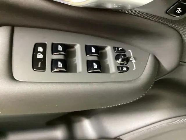 2026 Volvo XC90 Plus, B6 AWD Gas (mild hybrid), Gasoline, Bright, 7 Seats