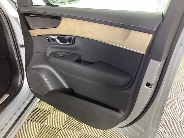 2026 Volvo XC90 Plus, B6 AWD Gas (mild hybrid), Gasoline, Bright, 7 Seats