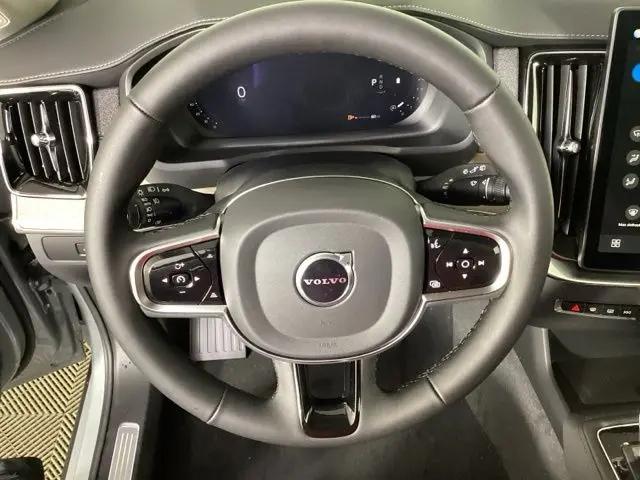 2026 Volvo XC90 Plus, B6 AWD Gas (mild hybrid), Gasoline, Bright, 7 Seats