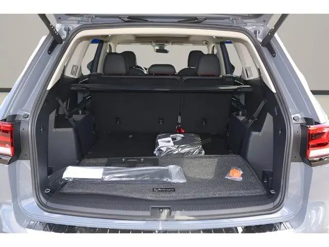 2026 Volkswagen Atlas Peak Edition