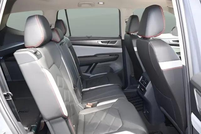 2026 Volkswagen Atlas Peak Edition