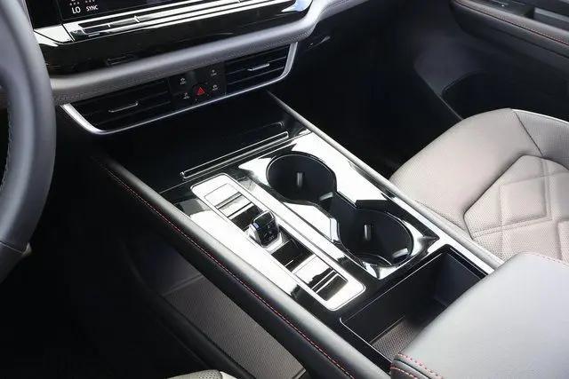 2026 Volkswagen Atlas Peak Edition