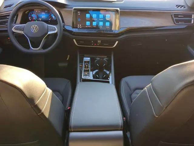 2026 Volkswagen Atlas SE with Technology