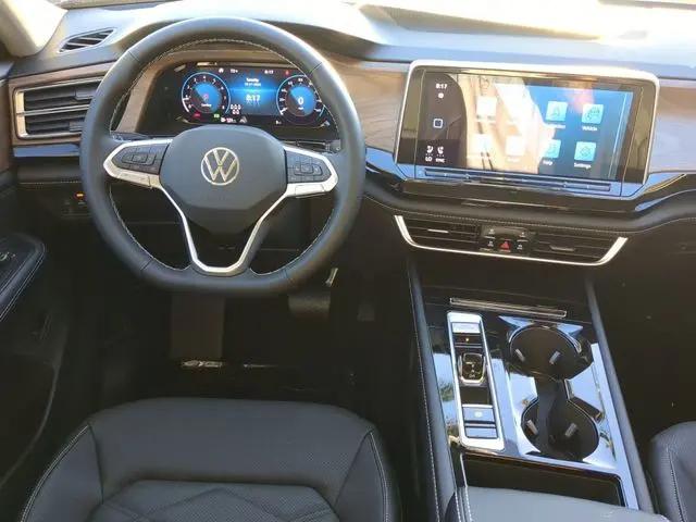 2026 Volkswagen Atlas SE with Technology