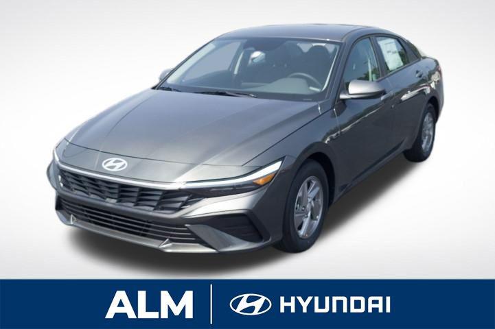 2026 Hyundai Elantra SE's photo