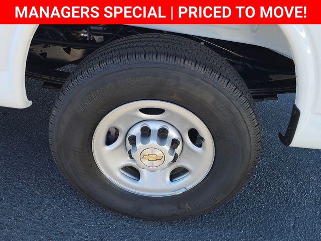 2025 Chevrolet Express Cargo Van RWD 2500 Regular Wheelbase WT