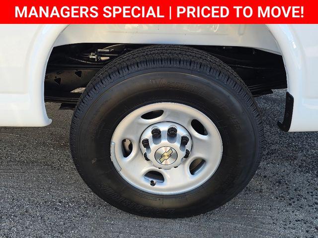 2025 Chevrolet Express Cargo Van RWD 2500 Regular Wheelbase WT