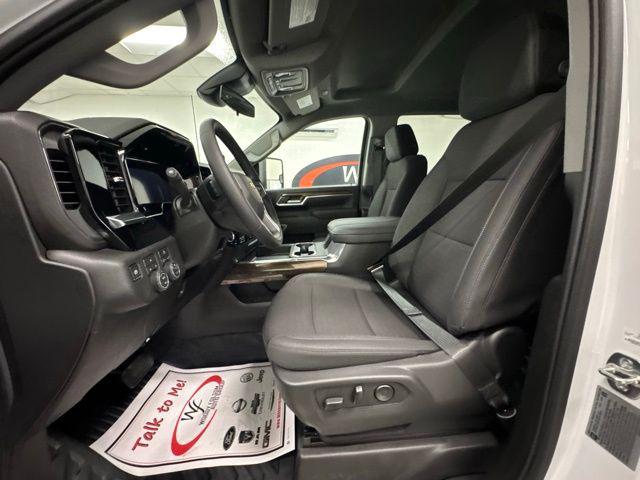 2026 Chevrolet Silverado 3500HD Crew Cab, Long Bed, LT Dual Rear Wheel, RWD