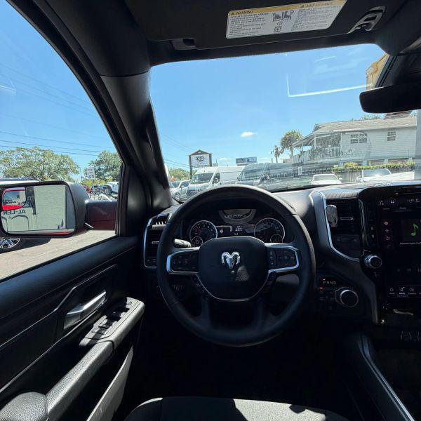 2025 Ram 1500 Big Horn Crew Cab 4x4 5'7" Box