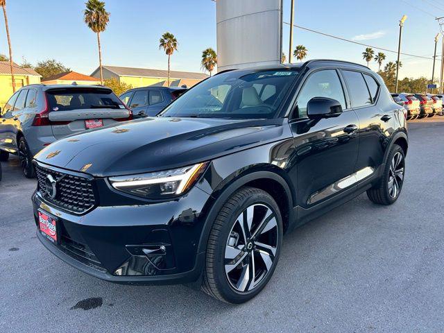 2026 Volvo XC40 Ultra, B5 AWD Gas (mild hybrid), Dark