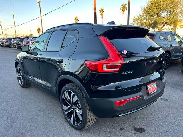 2026 Volvo XC40 Ultra, B5 AWD Gas (mild hybrid), Dark