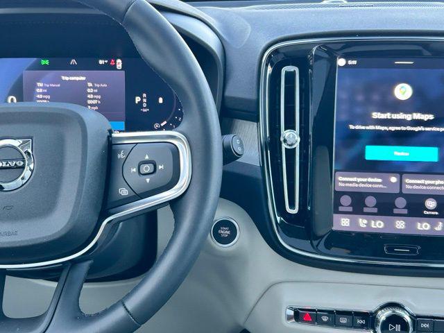 2026 Volvo XC40 Ultra, B5 AWD Gas (mild hybrid), Dark