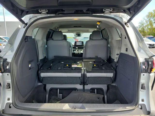 2022 Toyota Sienna XLE