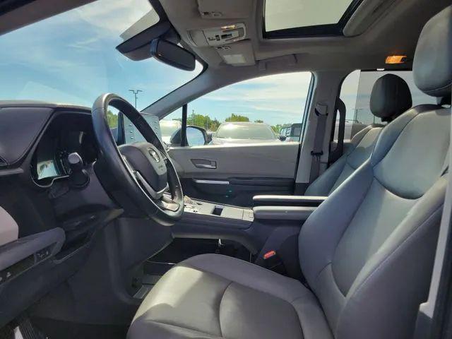 2022 Toyota Sienna XLE