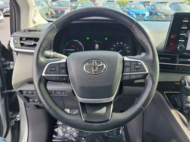 2022 Toyota Sienna XLE