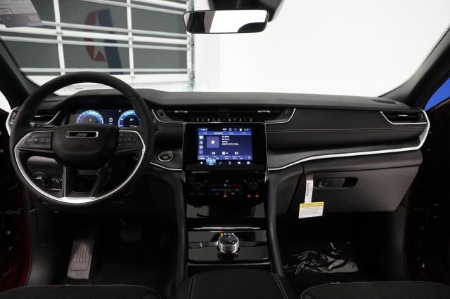 2025 Jeep Grand Cherokee Altitude X 4x2
