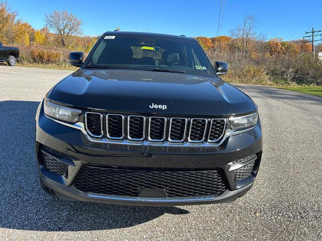 2025 Jeep Grand Cherokee GRAND CHEROKEE LAREDO 4X4