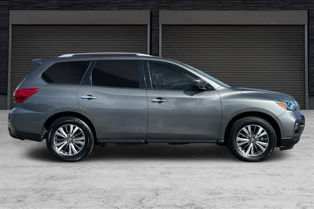 2019 Nissan Pathfinder SL 2019 Nissan Pathfinder SL