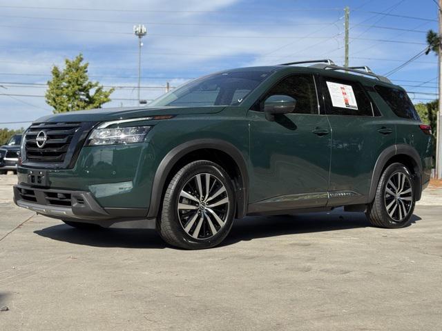 2023 Nissan Pathfinder Platinum FWD 2023 Nissan Pathfinder Platinum FWD