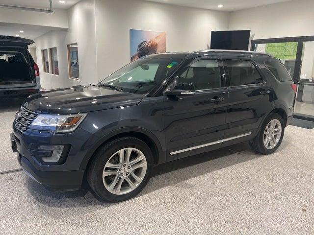 2017 Ford Explorer XLT 2017 Ford Explorer XLT