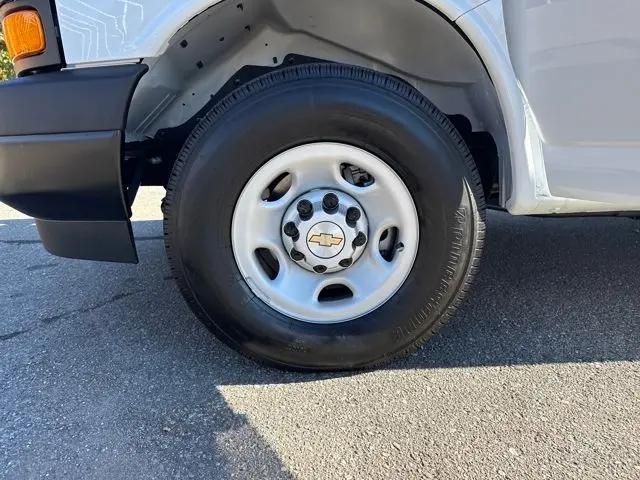 2025 Chevrolet Express Cargo Van RWD 2500 Regular Wheelbase WT