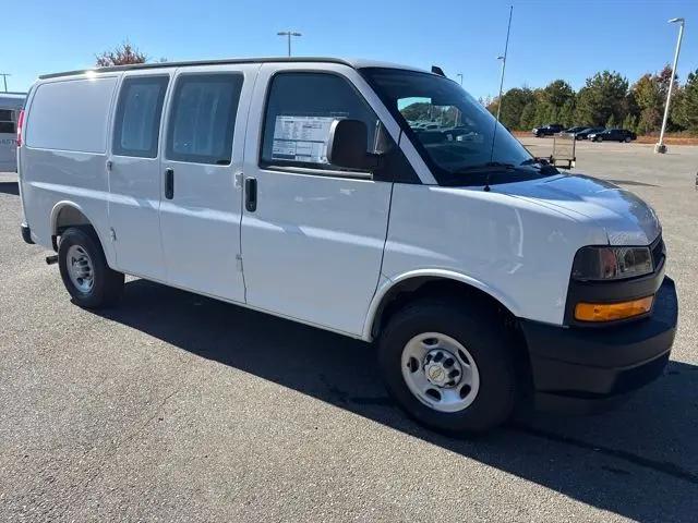 2025 Chevrolet Express Cargo Van RWD 2500 Regular Wheelbase WT