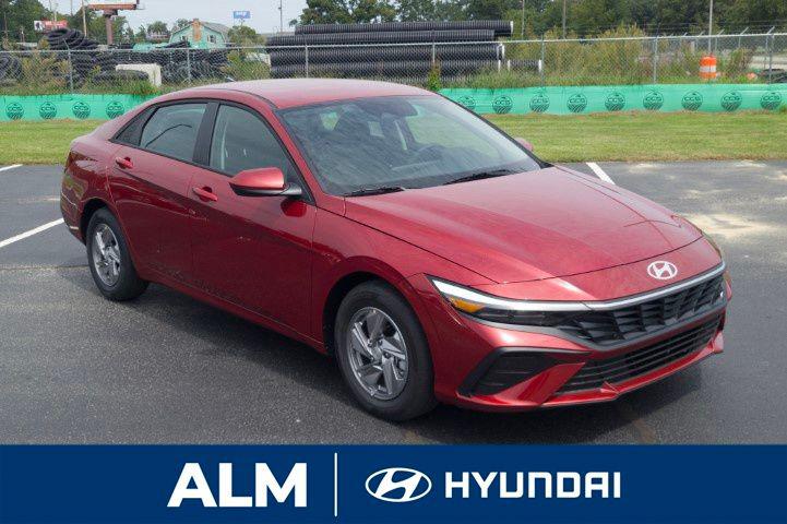 2026 Hyundai Elantra SE photo 3